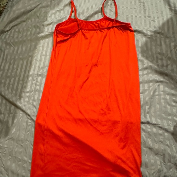 Soft red dress - Picture 2 of 3